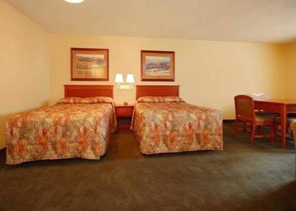 Econo Lodge Inn&Suites Kearney Exterior foto