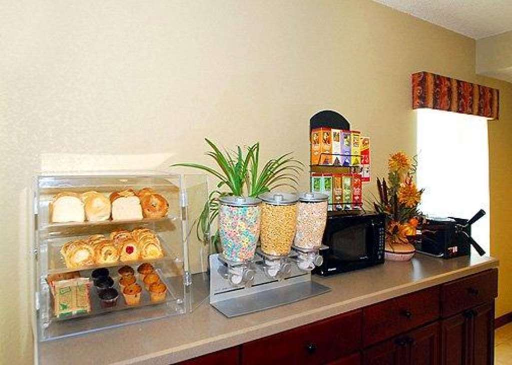 Econo Lodge Inn&Suites Kearney Restaurante foto